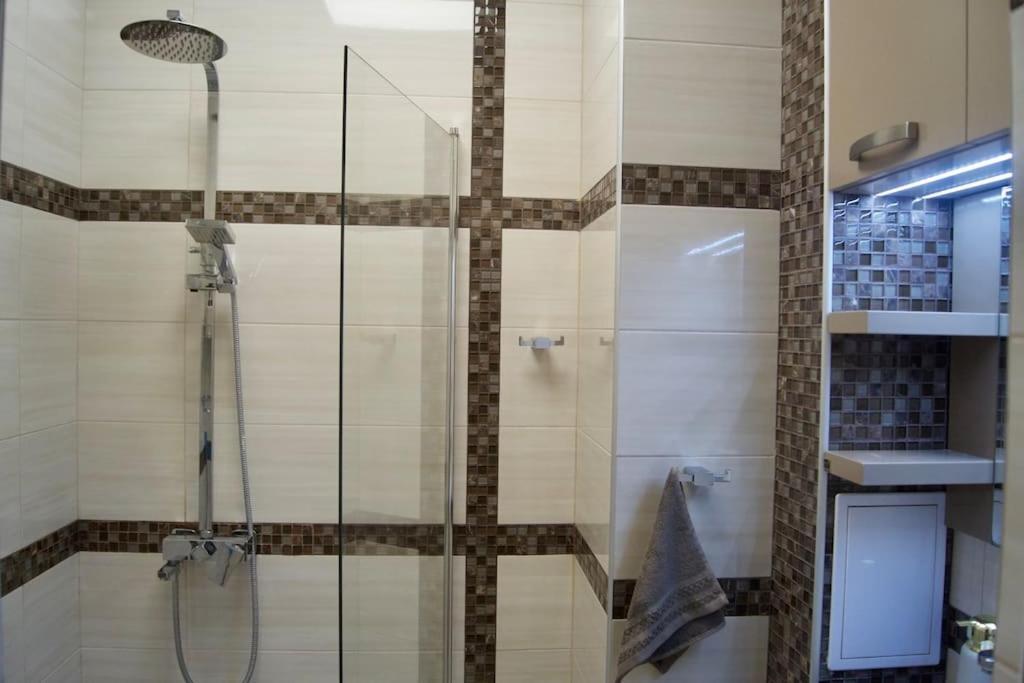 Cozy 2Br Oasis In Central Burgas Exterior photo