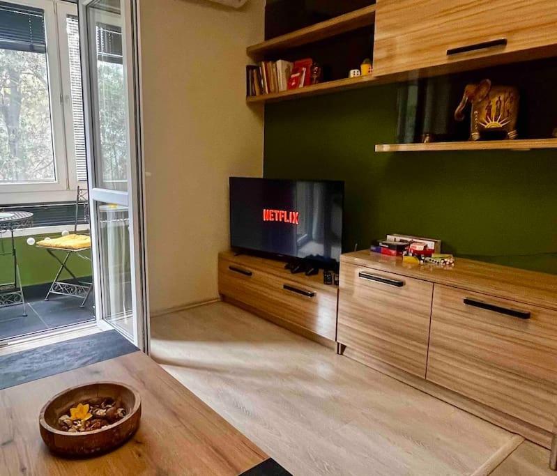 Cozy 2Br Oasis In Central Burgas Exterior photo